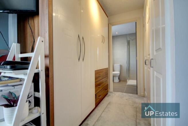 WARDROBE WALKWAY