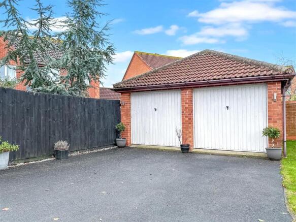 Extensive Driveway & Double Garage 346