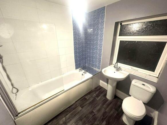 3 bed Terraced to rent Image 9