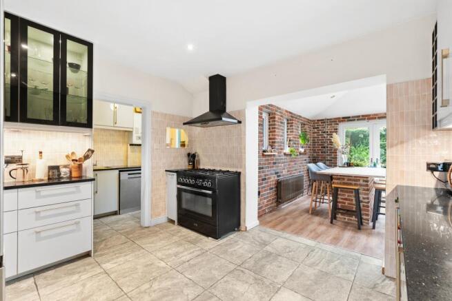 3 bed Detached for sale Image 8