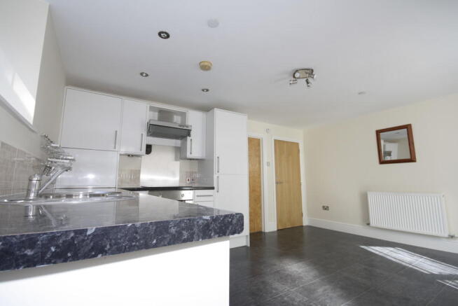 Living/Kitchen sp...