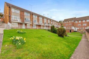 24, Edgecote House, Amersham Hill, High Wycombe HP13 6PB