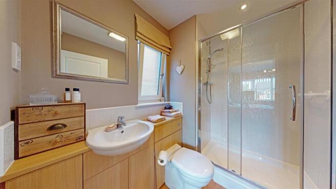 EN SUITE SHOWER ROOM