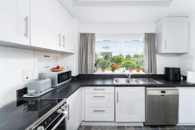 3 bed Semi-Detached for sale Image 4