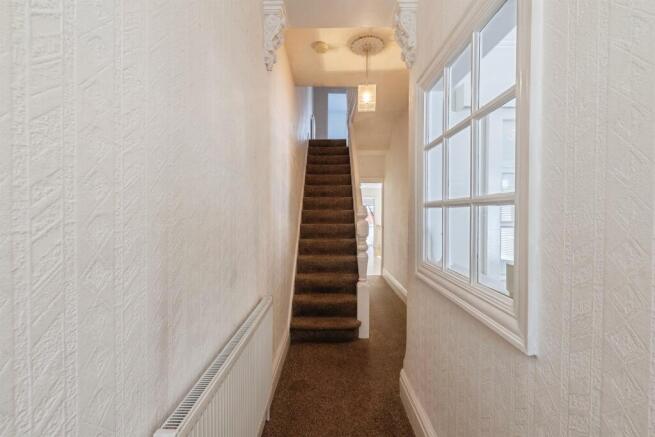 3 bed Terraced for sale Image 9