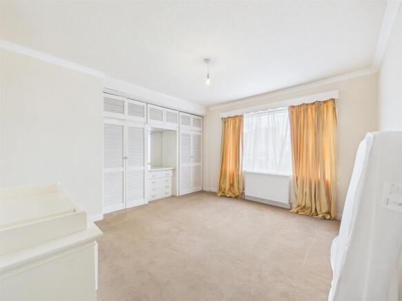 2 bed Flat for sale Image 6