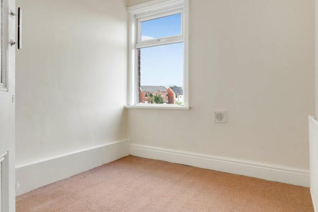 Bed 3 / Walk-In Wardrobe / Office