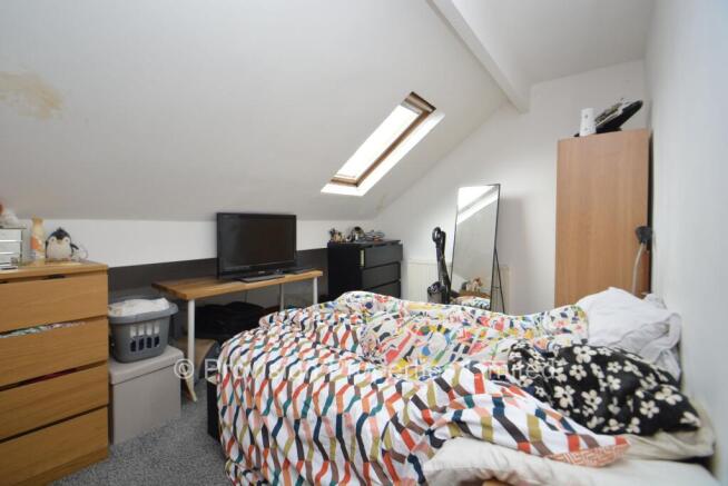 4 bed Terraced to rent Image 7