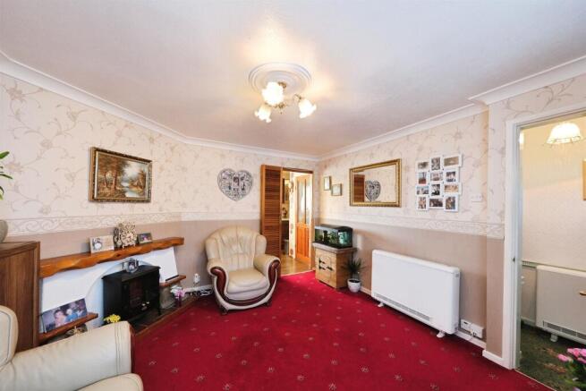 4 bed Semi-Detached for sale Image 6