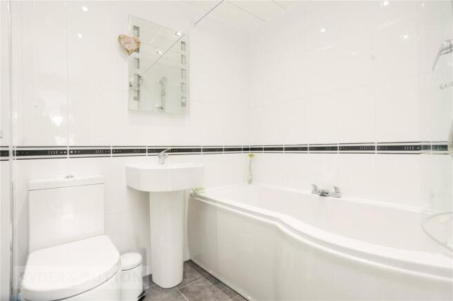 2 bed Bungalow for sale Image 7