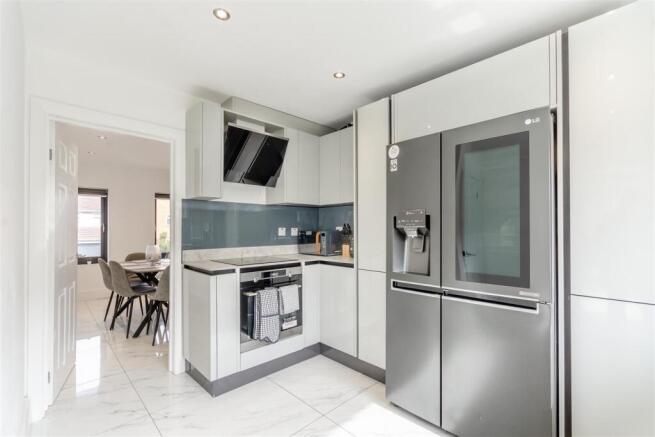 8640608-interior04.jpg