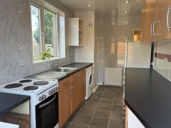 2 bed Semi-Detached for sale Image 6