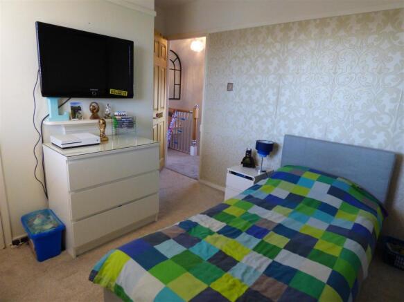 BEDROOM 2