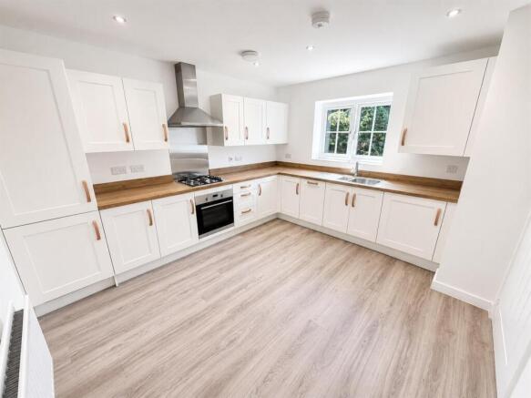 p31 kitchen.jpg