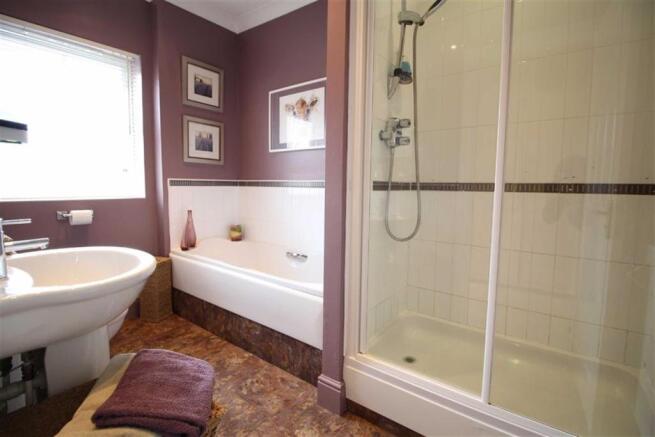 Master En-Suite