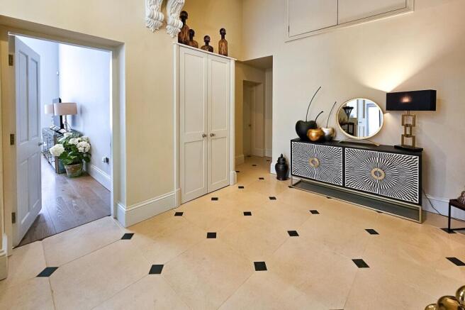 2 bed Apartment for sale Image 11