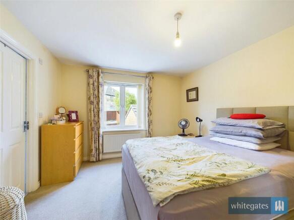4 bed Detached for sale Image 11