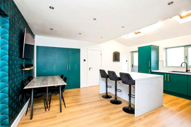 Kitchen/Dining Room