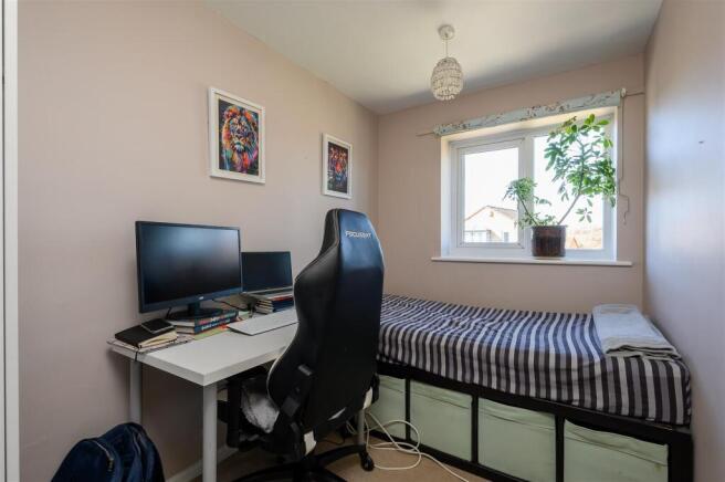 4 bed Link Detached House for sale Image 10