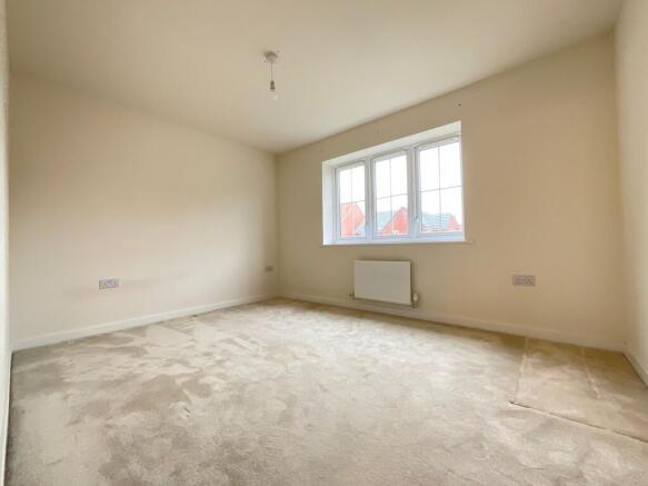 4 bed Detached to rent Image 11