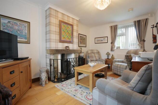 3 bed Semi-Detached for sale Image 6