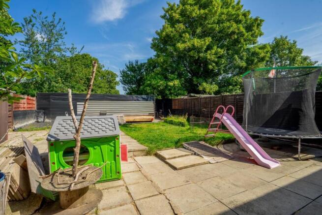 3 bed Semi-Detached for sale Image 12