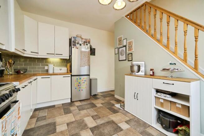 2 bed Terraced for sale Image 6