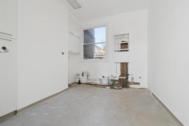 194 Trinity Road SW17 image 003.jpg