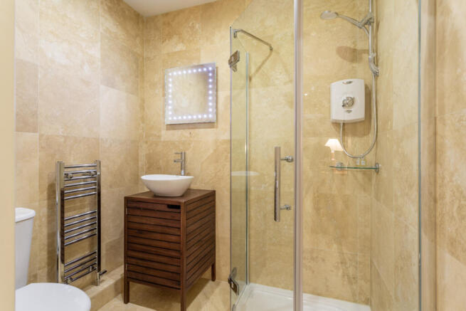 Bedroom 4 Ensuite