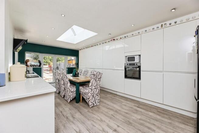 2 bed Semi-Detached Bungalow for sale Image 3