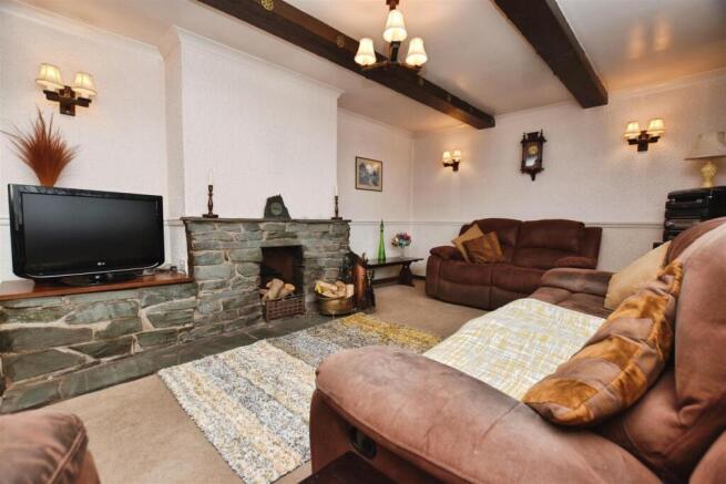 4 bed Semi-Detached for sale Image 5