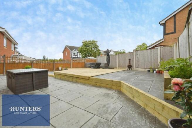 REAR GARDEN 01.jpg