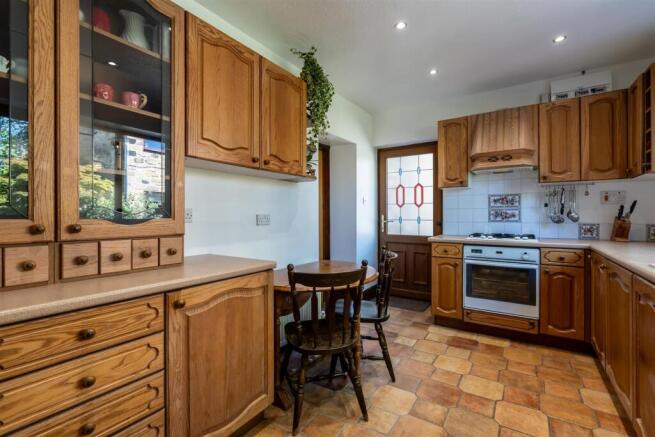 4 bed Detached for sale Image 8