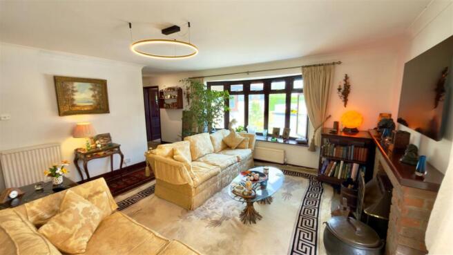Living Room 2.jpg
