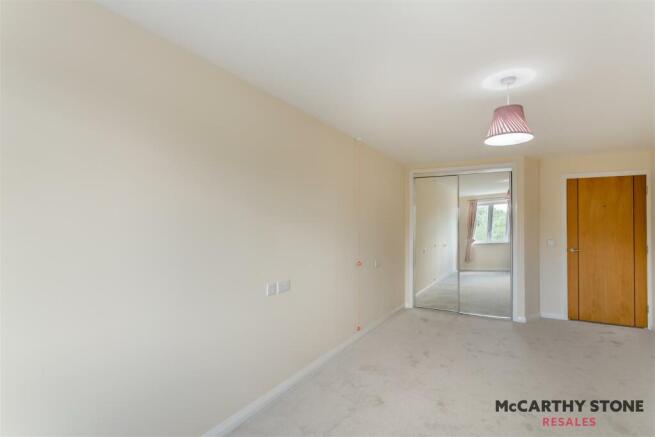 1 bed Apartment for sale Image 11