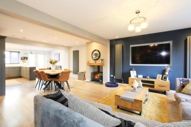 Lounge / Kitchen
