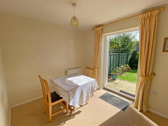 Kitchen/ Dining room