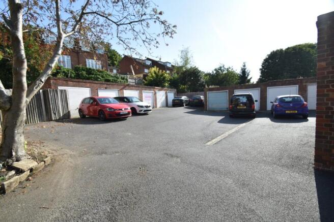 Garage & Parking