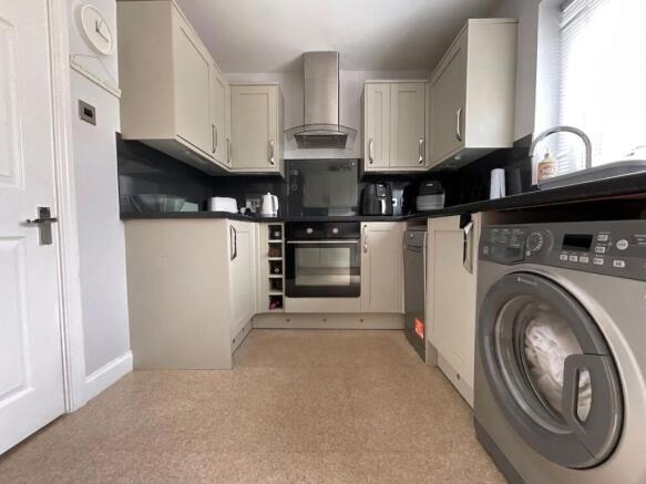 2 bed Semi-Detached for sale Image 6