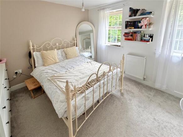 3 bed House for sale Image 10