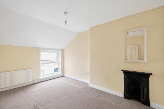 2 bed Apartment for sale Image 4