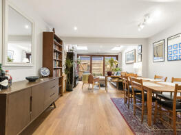 32, Britannia Close, London SW4 7NN