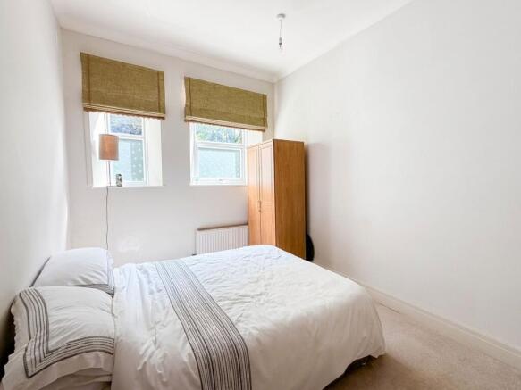 2 bed Apartment for sale Image 10