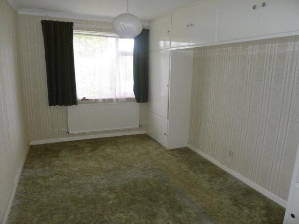 BEDROOM 2