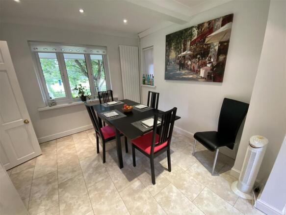 KITCHEN/BREAKFAST ROOM