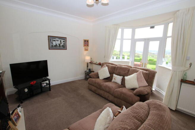 4 bed Detached Bungalow for sale Image 8
