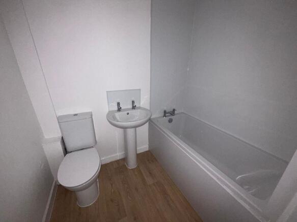1 bed Apartment to rent Image 5