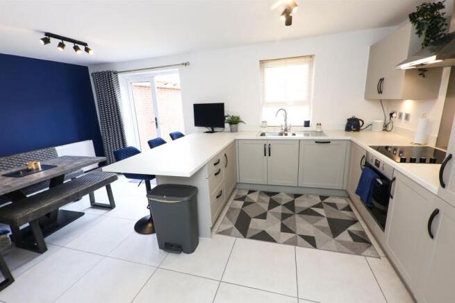 OPEN PLAN DINING KITCHEN