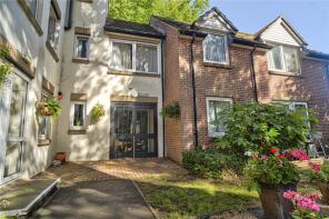 Flat 6, Woodspring Court, Grovelands Avenue, Old Town, Swindon SN1 4EH