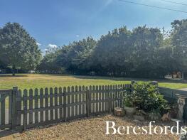 5, Melksham Drive, Romford RM3 8QU